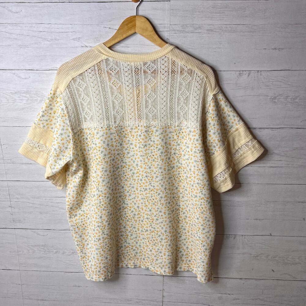 POL Top Womens Size Medium Yellow Number Floral Embroidered Button Lace Detail - Picture 9 of 16